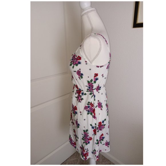 H&M DIVIDED White Floral Front Tie Detail V-Neck Sundress - Size 6 - Picture 9 of 13